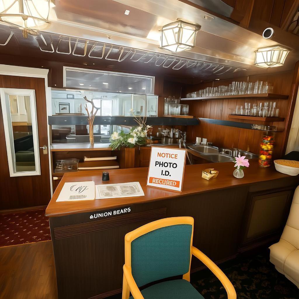 St Elmo Hotel